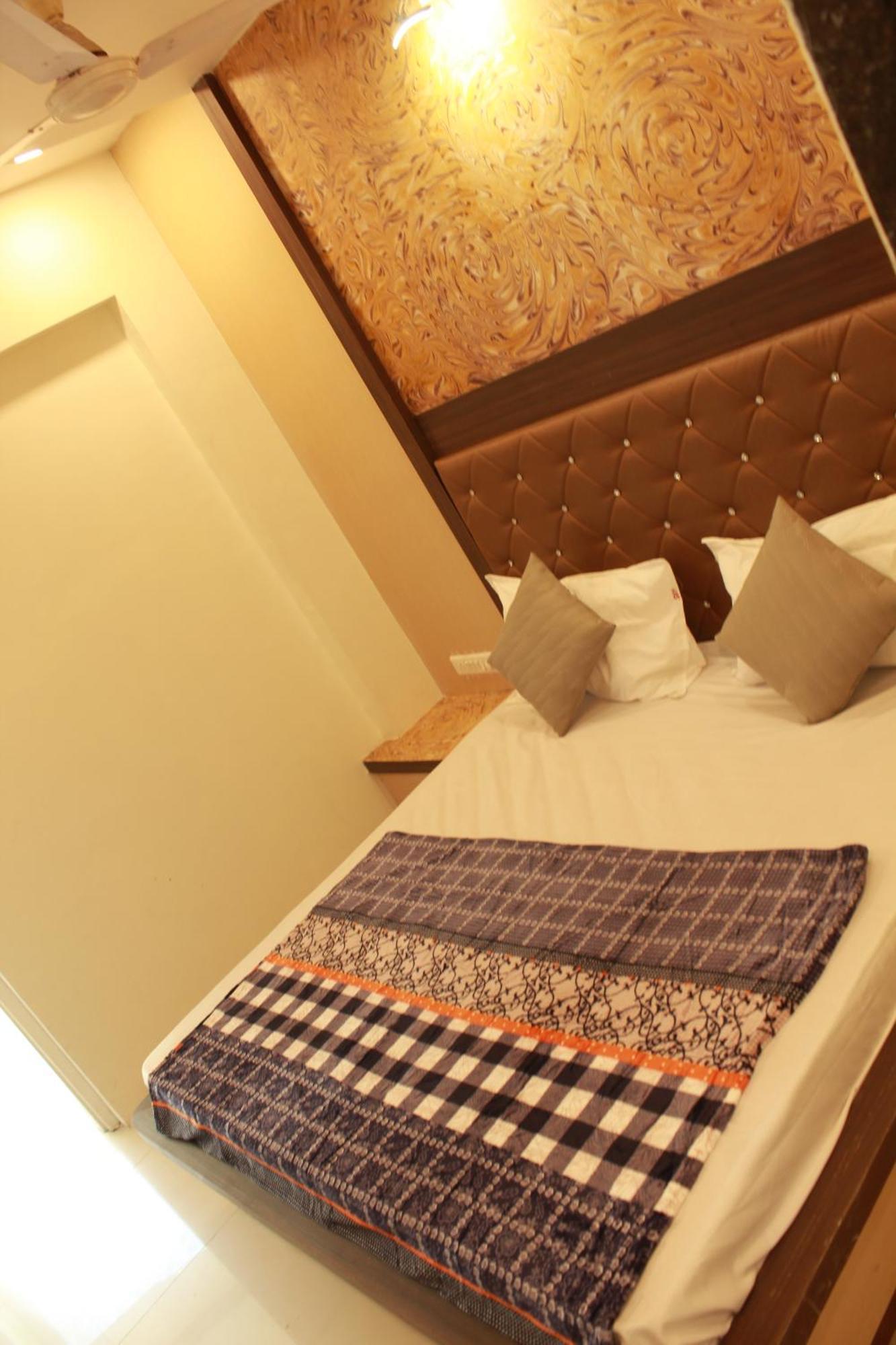 Hotel Skylark 바피 외부 사진