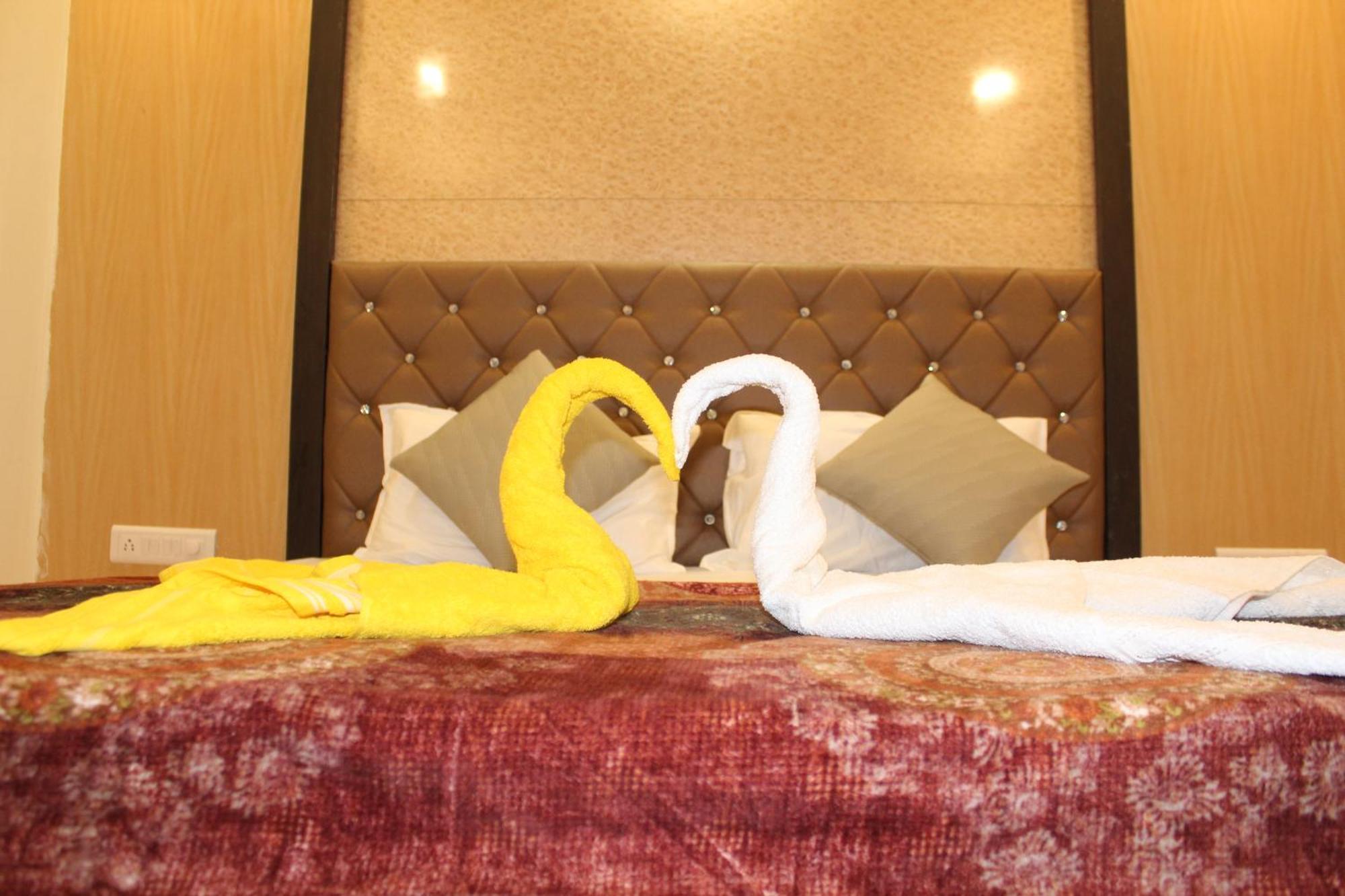 Hotel Skylark 바피 외부 사진